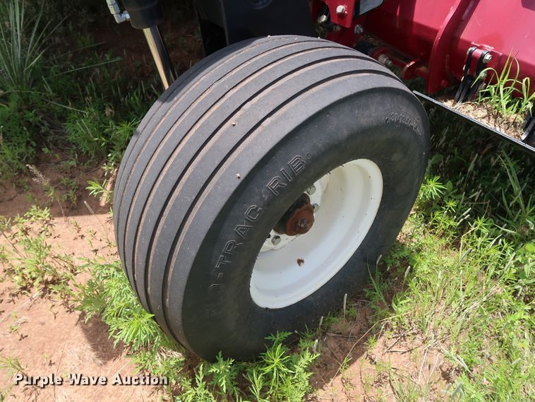 image for item FE9673 2011 MacDon R85 windrower