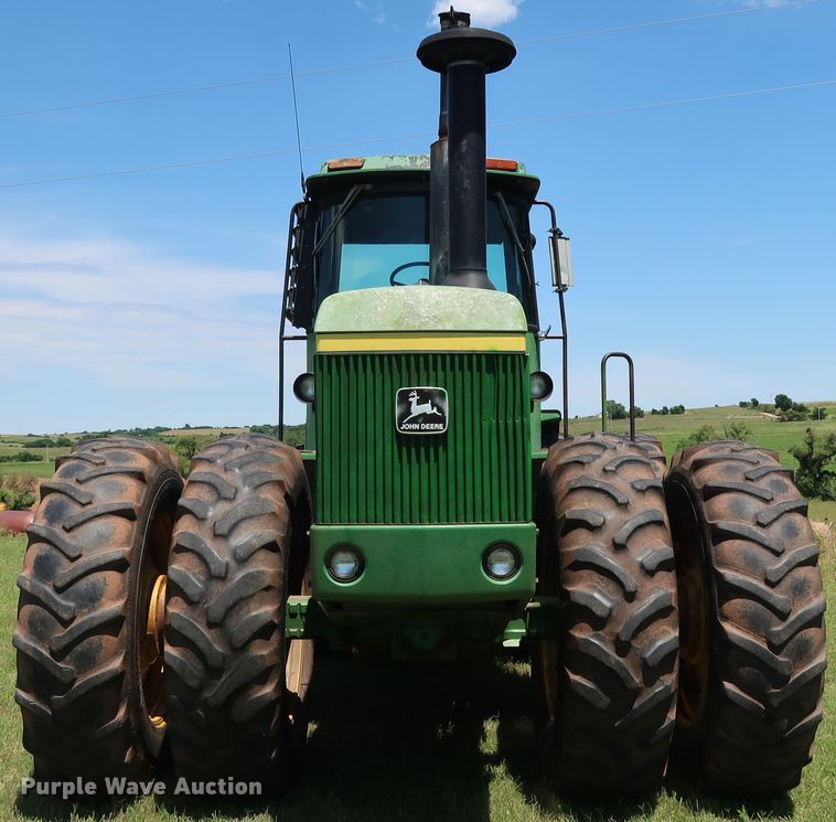 image for item FE9683 1980 John Deere 8440 4WD tractor