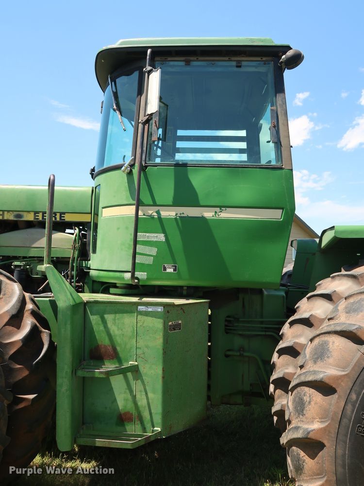 image for item FE9683 1980 John Deere 8440 4WD tractor