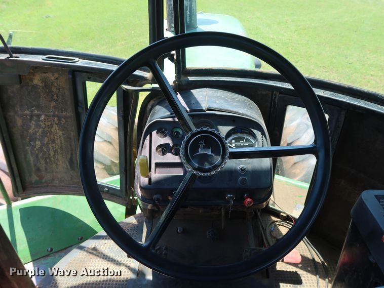 image for item FE9683 1980 John Deere 8440 4WD tractor