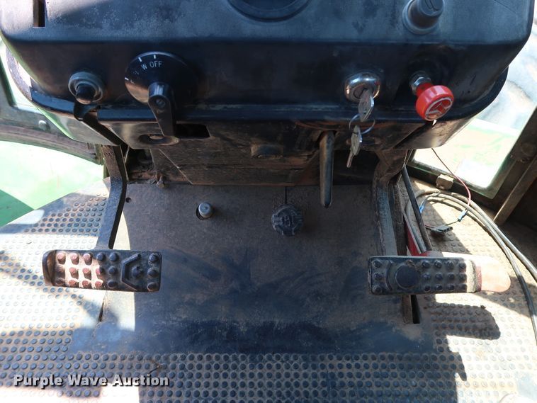 image for item FE9683 1980 John Deere 8440 4WD tractor