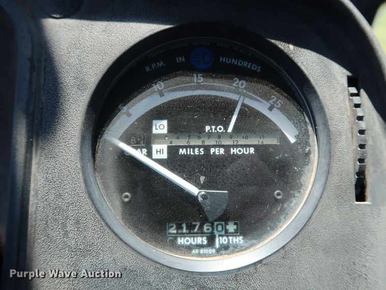 image for item FE9683 1980 John Deere 8440 4WD tractor