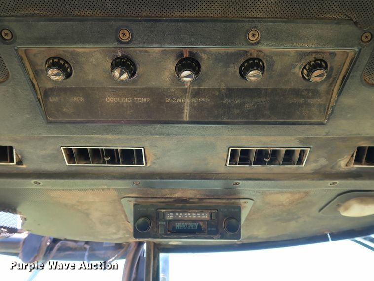 image for item FE9683 1980 John Deere 8440 4WD tractor