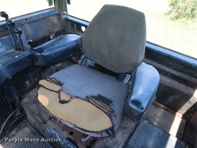 image for item FE9683 1980 John Deere 8440 4WD tractor