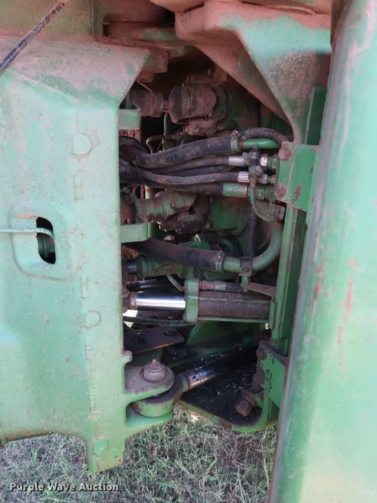 image for item FE9683 1980 John Deere 8440 4WD tractor