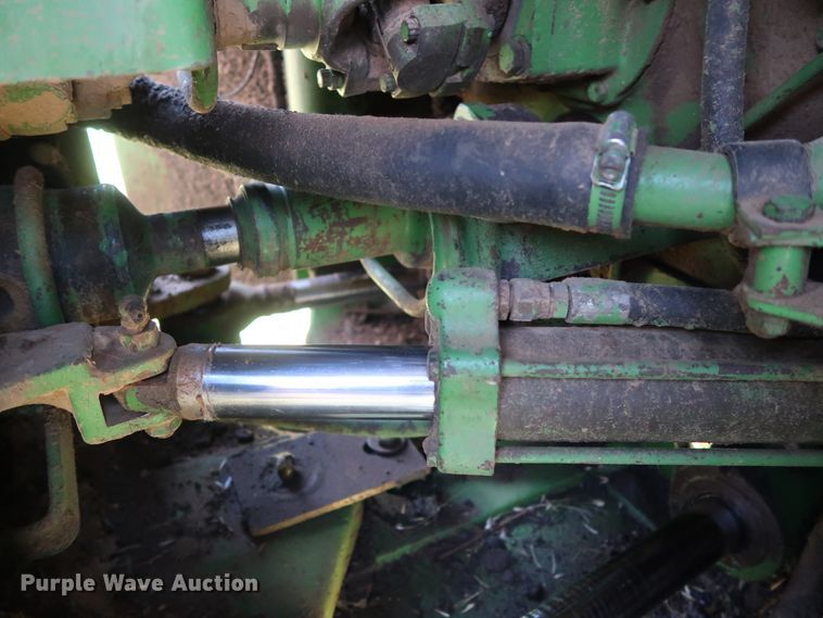 image for item FE9683 1980 John Deere 8440 4WD tractor