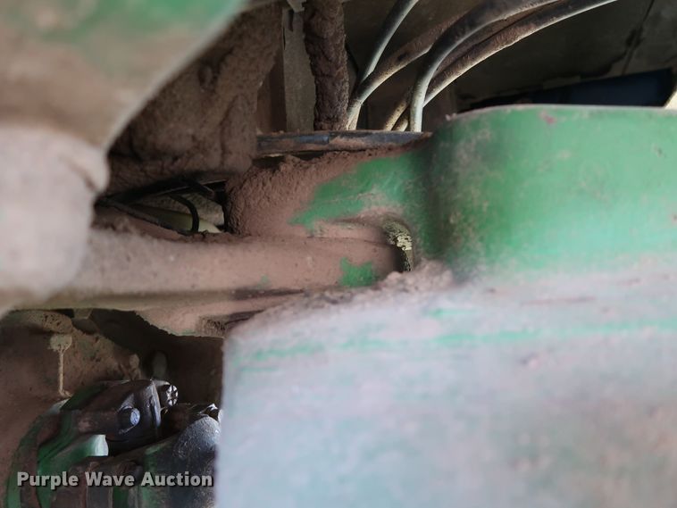 image for item FE9683 1980 John Deere 8440 4WD tractor