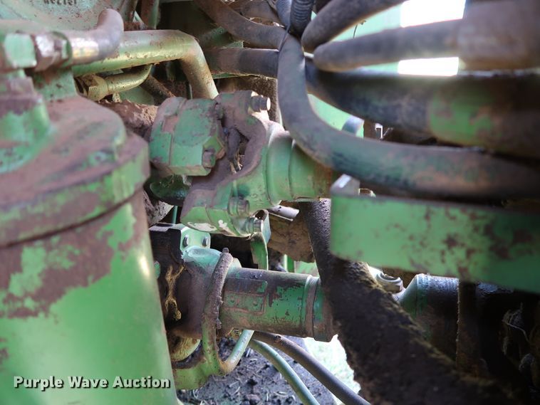 image for item FE9683 1980 John Deere 8440 4WD tractor