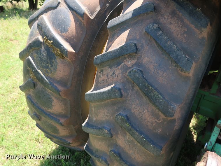 image for item FE9683 1980 John Deere 8440 4WD tractor