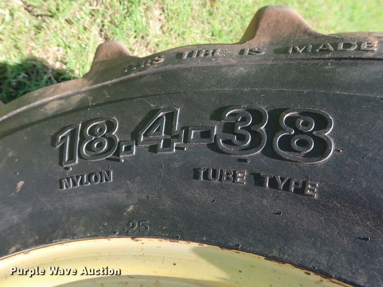 image for item FE9683 1980 John Deere 8440 4WD tractor