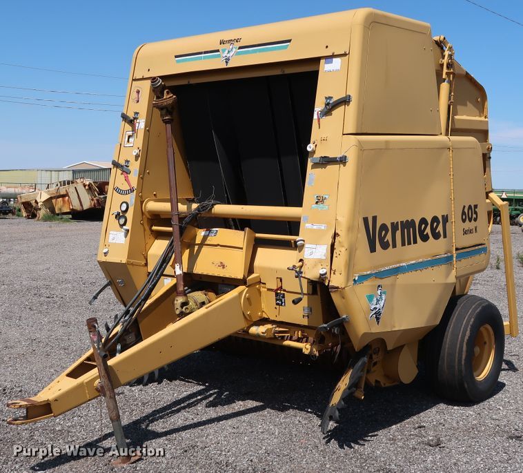 image for item FE9684 (2) Vermeer 605K round balers