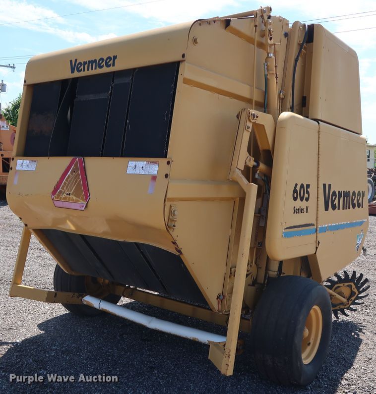 image for item FE9684 (2) Vermeer 605K round balers