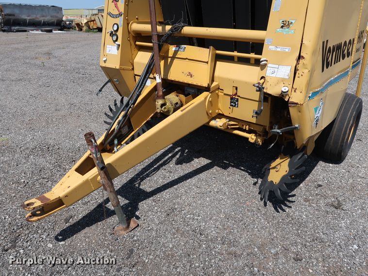 image for item FE9684 (2) Vermeer 605K round balers