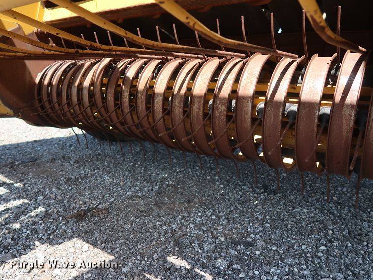 image for item FE9684 (2) Vermeer 605K round balers