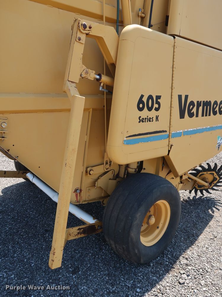 image for item FE9684 (2) Vermeer 605K round balers