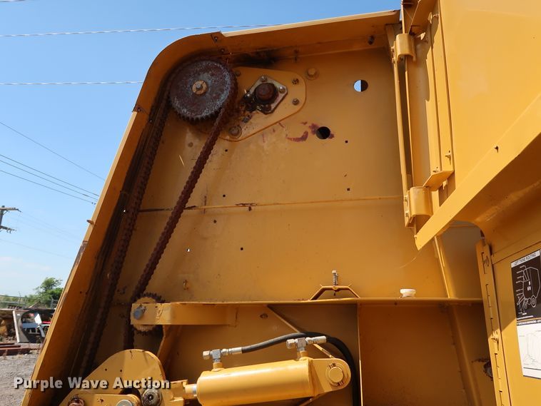 image for item FE9684 (2) Vermeer 605K round balers