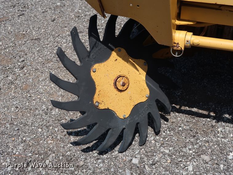 image for item FE9684 (2) Vermeer 605K round balers