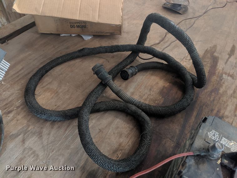 image for item FE9684 (2) Vermeer 605K round balers