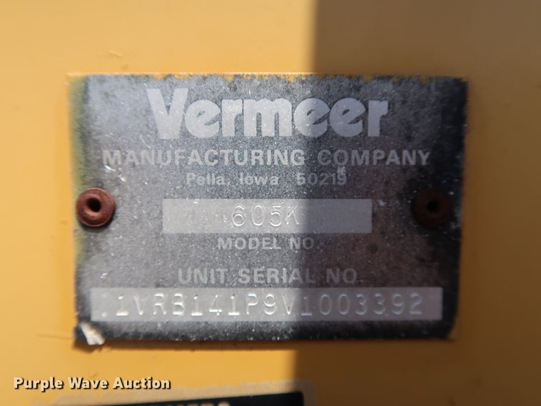image for item FE9684 (2) Vermeer 605K round balers