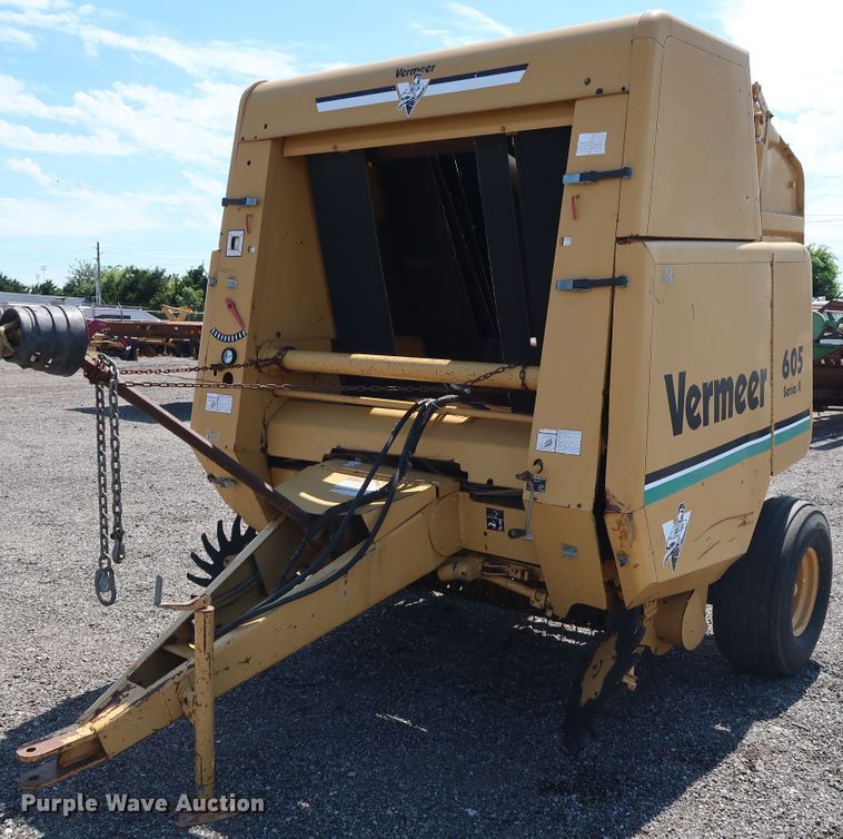 image for item FE9684 (2) Vermeer 605K round balers