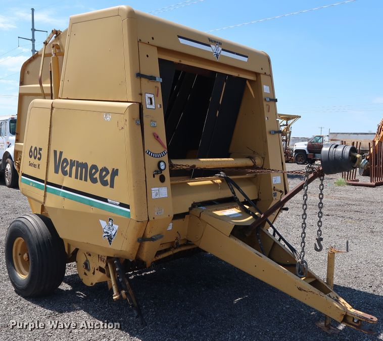image for item FE9684 (2) Vermeer 605K round balers