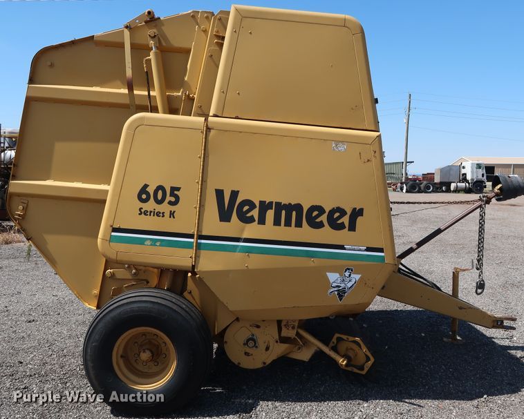 image for item FE9684 (2) Vermeer 605K round balers