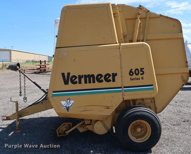 image for item FE9684 (2) Vermeer 605K round balers