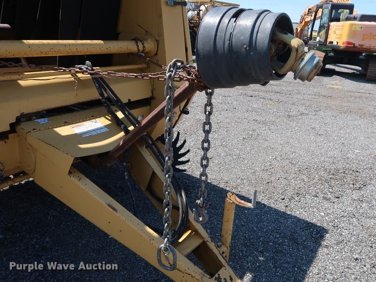 image for item FE9684 (2) Vermeer 605K round balers