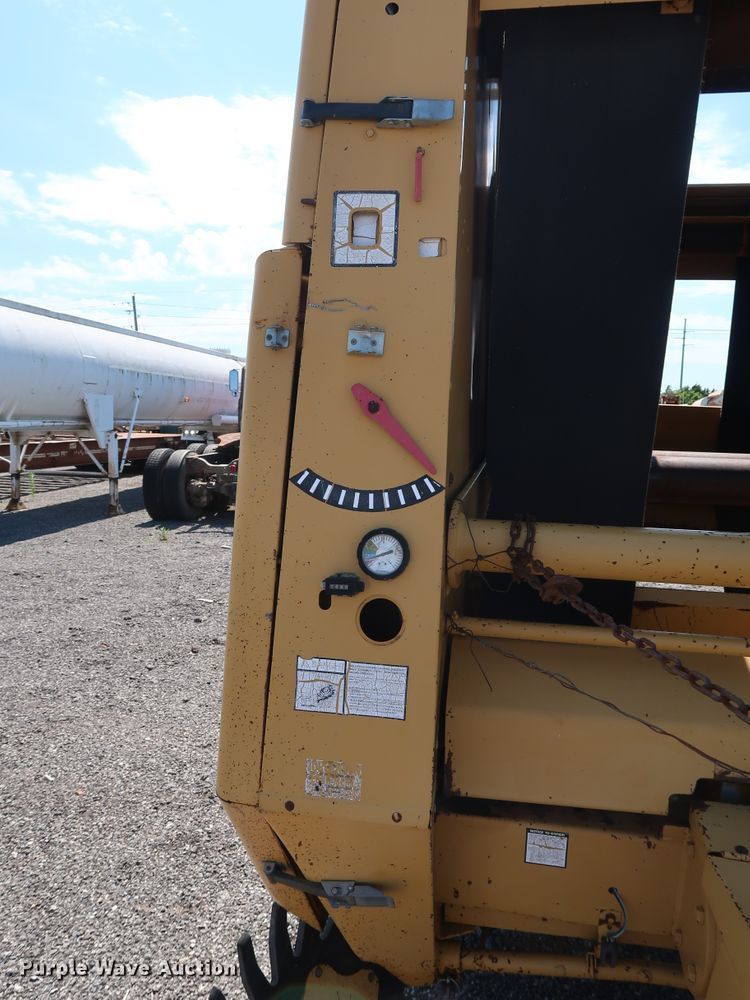 image for item FE9684 (2) Vermeer 605K round balers