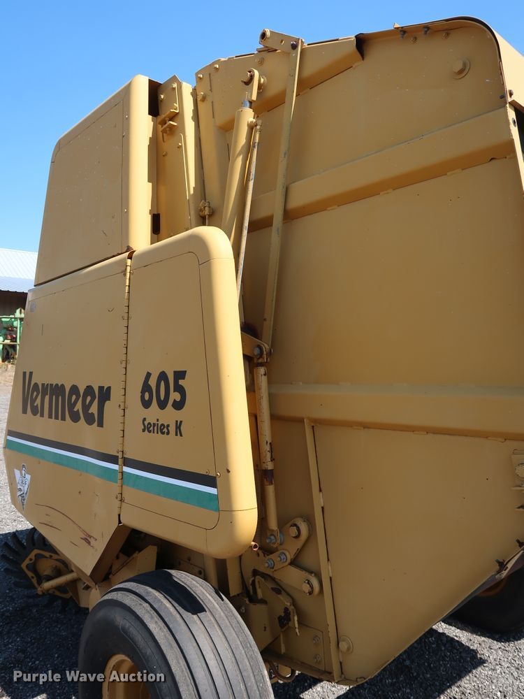 image for item FE9684 (2) Vermeer 605K round balers