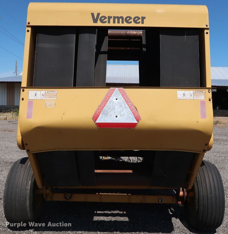 image for item FE9684 (2) Vermeer 605K round balers