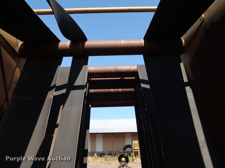 image for item FE9684 (2) Vermeer 605K round balers