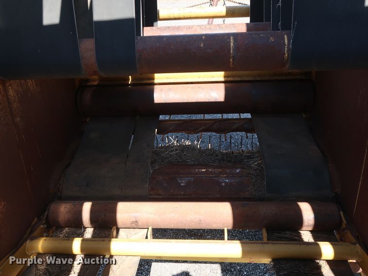 image for item FE9684 (2) Vermeer 605K round balers