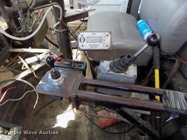 image for item FG9473 2000 International 2654 feed mixer truck