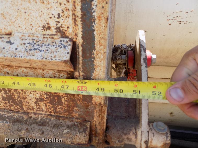 image for item FG9473 2000 International 2654 feed mixer truck