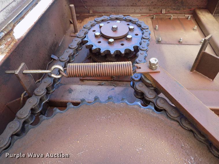 image for item FG9473 2000 International 2654 feed mixer truck