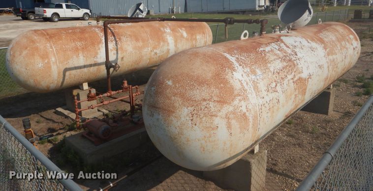 image for item FG9753 (3) bulk propane tanks