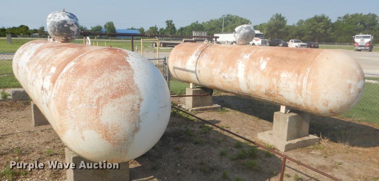 image for item FG9753 (3) bulk propane tanks