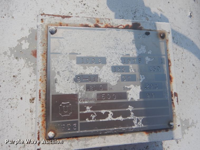 image for item FG9753 (3) bulk propane tanks