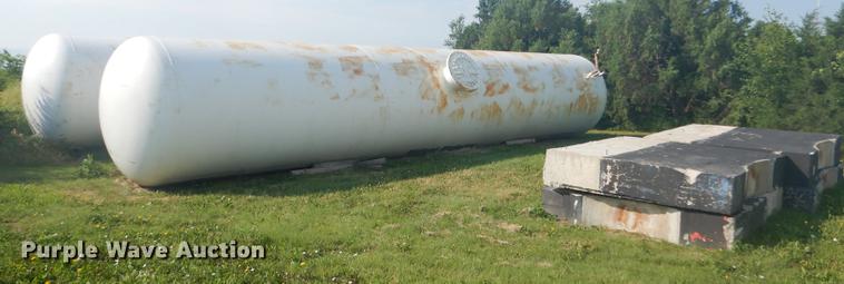 image for item FG9755 (2) bulk anhydrous ammonia tanks