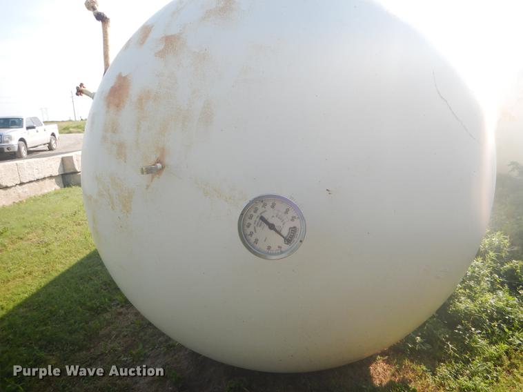 image for item FG9755 (2) bulk anhydrous ammonia tanks