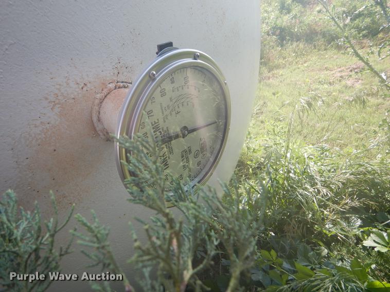 image for item FG9755 (2) bulk anhydrous ammonia tanks