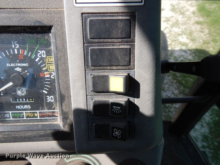 image for item FI9859 1992 White 6105 tractor