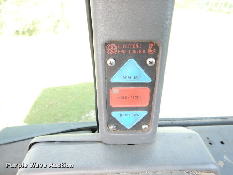 image for item FI9859 1992 White 6105 tractor