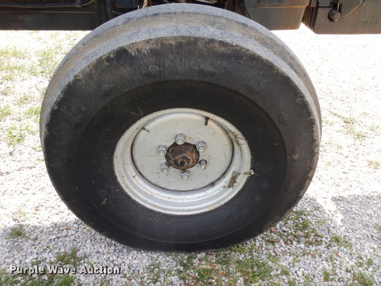 image for item FI9859 1992 White 6105 tractor