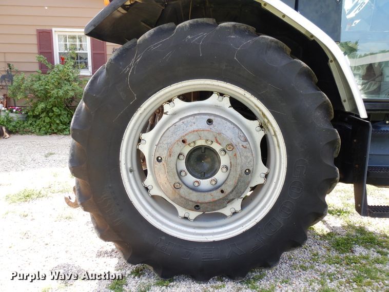 image for item FI9859 1992 White 6105 tractor