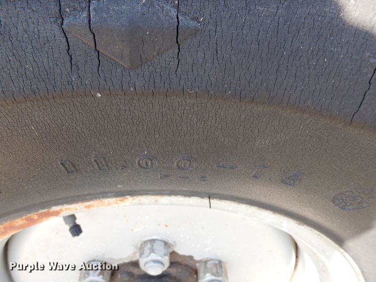 image for item FI9859 1992 White 6105 tractor