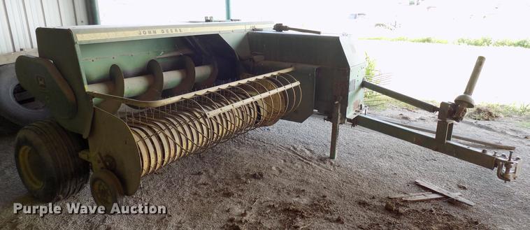 image for item FJ9296 John Deere 346 small square baler