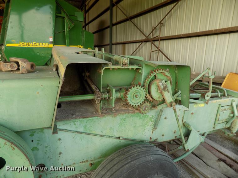 image for item FJ9296 John Deere 346 small square baler