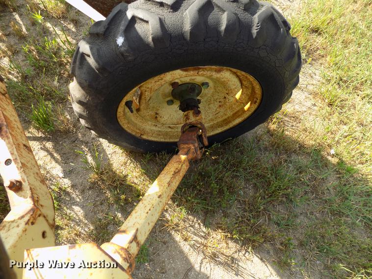 image for item FJ9297 John Deere hay rake